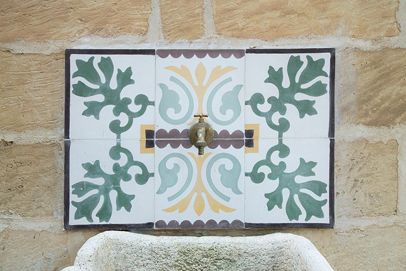 pool-garden-rose-iconic-rooms-holiday-salento-summer