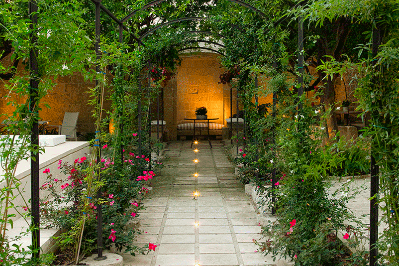 pool-garden-rose-iconic-rooms-holiday-salento-summer